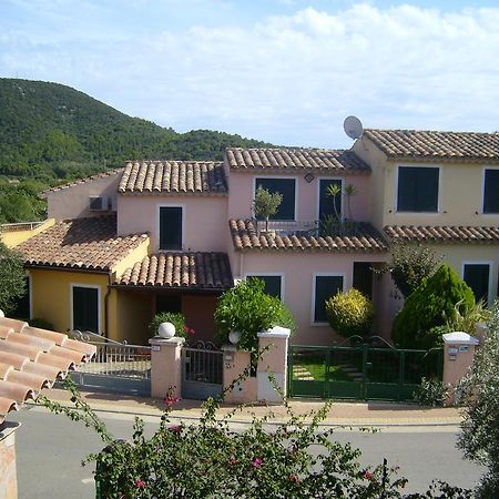 Ferienwohnung Casa Di Rosa Chia Exterior foto