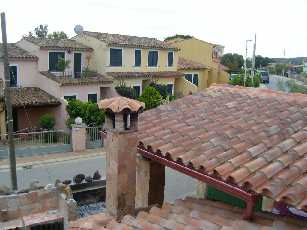 Ferienwohnung Casa Di Rosa Chia Exterior foto