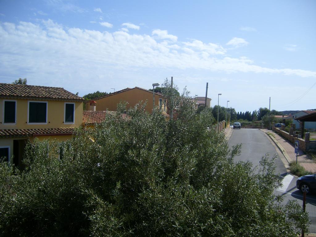 Ferienwohnung Casa Di Rosa Chia Exterior foto