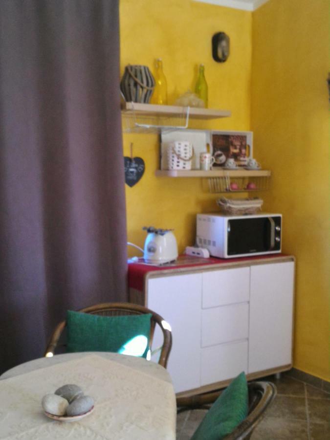 Ferienwohnung Casa Di Rosa Chia Exterior foto