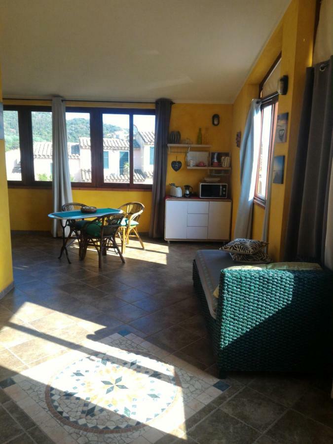 Ferienwohnung Casa Di Rosa Chia Exterior foto
