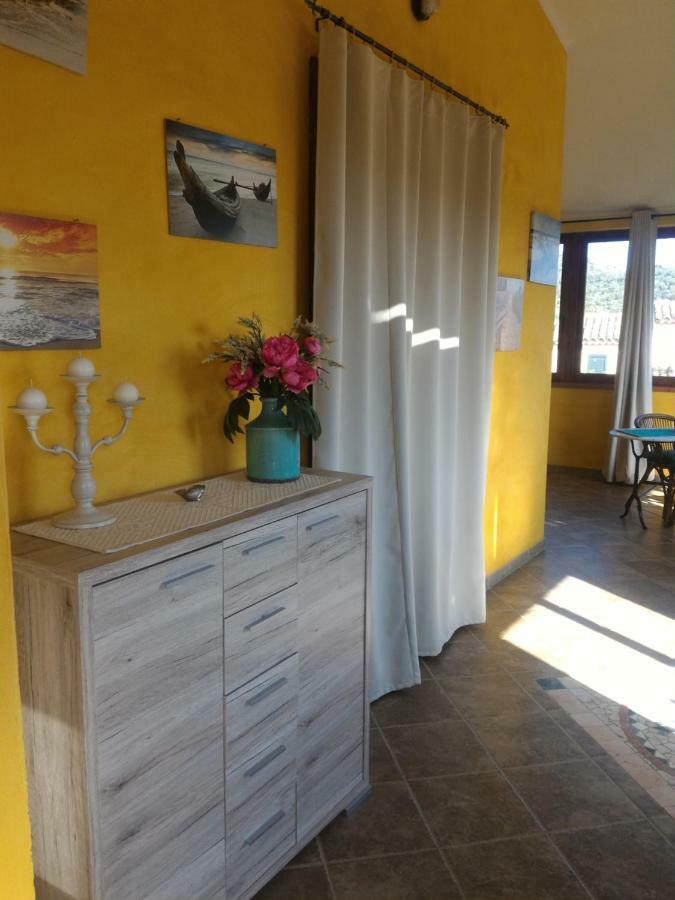 Ferienwohnung Casa Di Rosa Chia Exterior foto