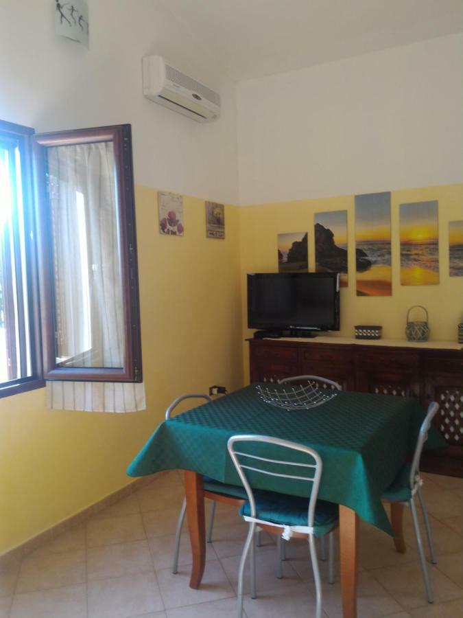Ferienwohnung Casa Di Rosa Chia Exterior foto